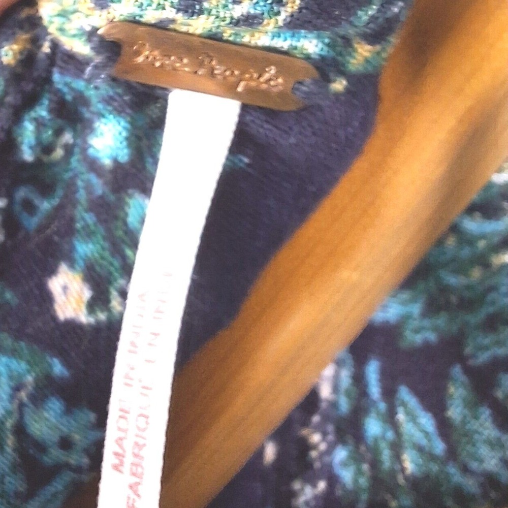 Free People Top Womens Small Blue Paisley Floral Flutter‎ Sleeves Boho - Picture 4 of 8